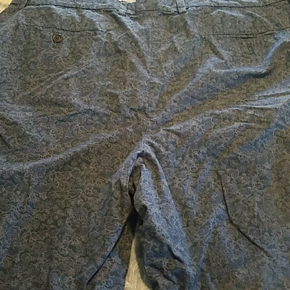 Shorts - Picture 3 of 4